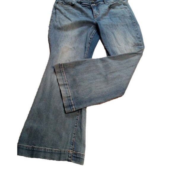 Women's Torrid Light  Denim Jeans Wide Leg Size 16 Short - Picture 1 of 14